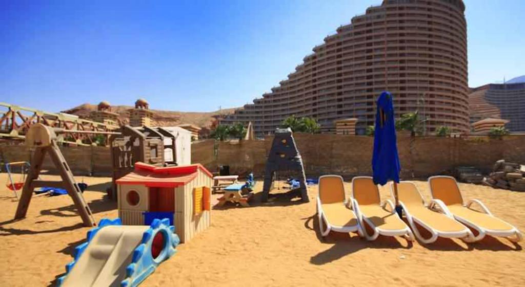 Two-Bedroom Apartment At Porto Sokhna Pyramids - Families Only Αΐν Σούχνα Δωμάτιο φωτογραφία